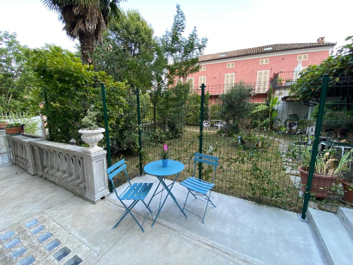 Apartamento Sotto La Torre Costigliole d'Asti Exterior foto